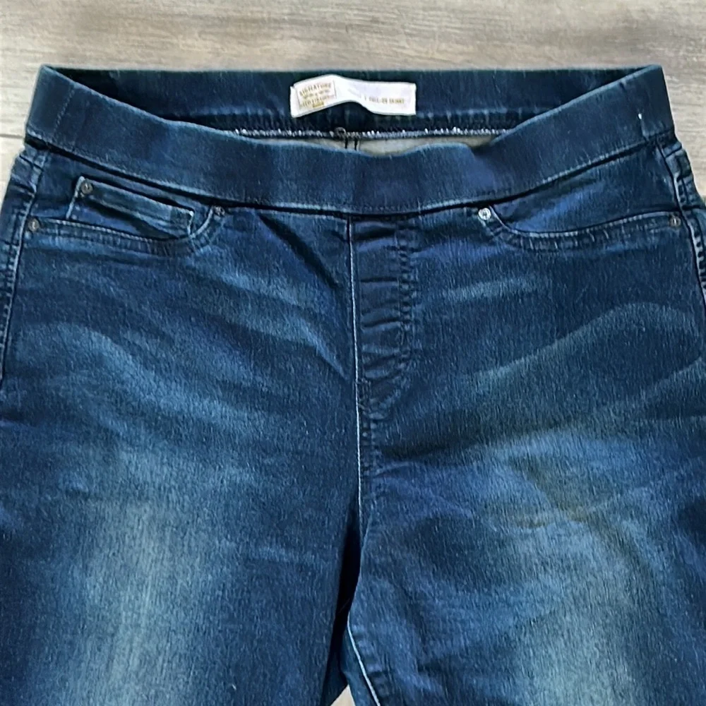 Levi’s size 32 pull on skinny jeans